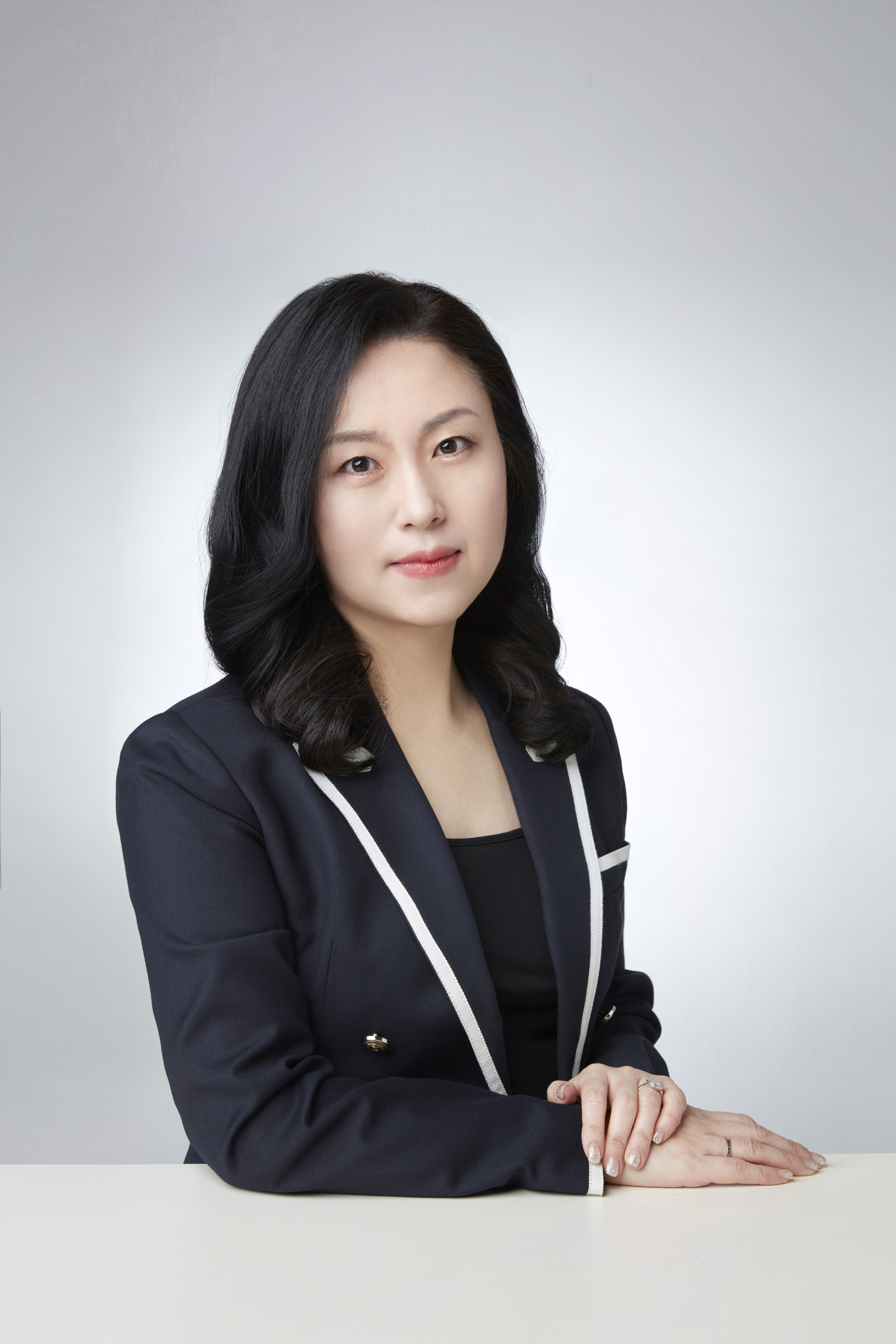 Kim Jin-ju Office Manager